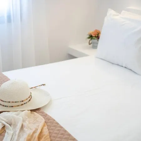 Secret * Περίσσα