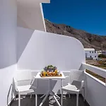 Secret * Perissa (Santorini)